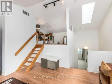 41 Putman Avenue Ottawa ON K1M 1Z1