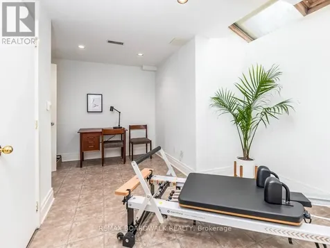41 Putman Avenue Ottawa ON K1M 1Z1