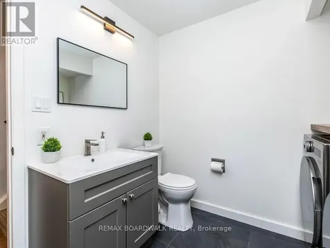 41 Putman Avenue Ottawa ON K1M 1Z1