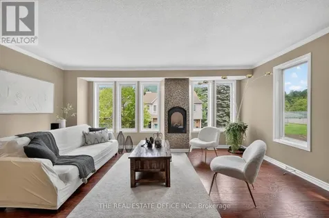 106 Corsica Private Ottawa ON K1G 5Y1
