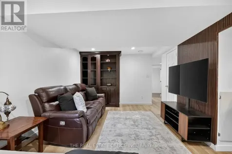 106 Corsica Private Ottawa ON K1G 5Y1