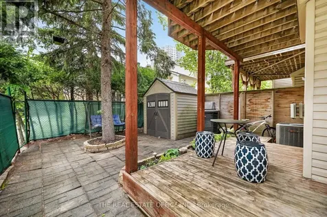 106 Corsica Private Ottawa ON K1G 5Y1