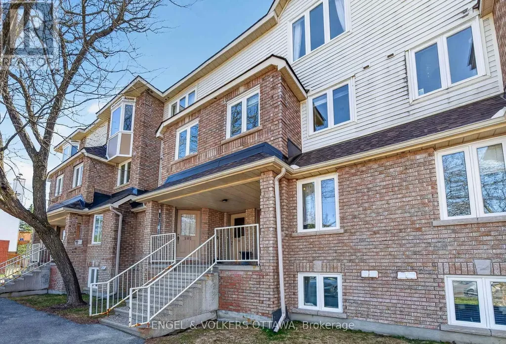 211 Briston Private Ottawa ON K1G 5R5
