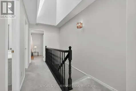 211 Briston Private Ottawa ON K1G 5R5
