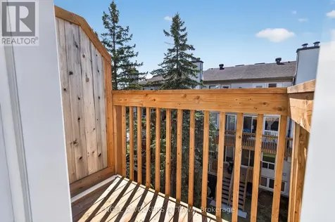 211 Briston Private Ottawa ON K1G 5R5