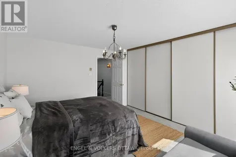 211 Briston Private Ottawa ON K1G 5R5