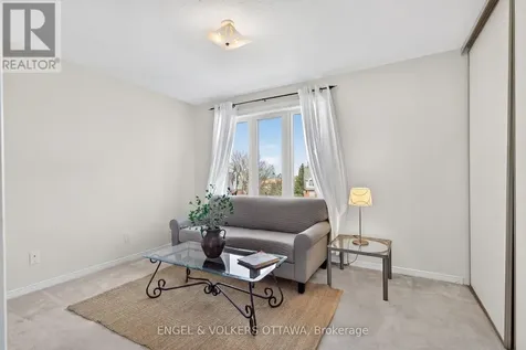 211 Briston Private Ottawa ON K1G 5R5