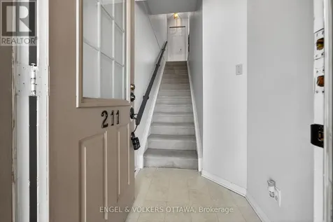 211 Briston Private Ottawa ON K1G 5R5