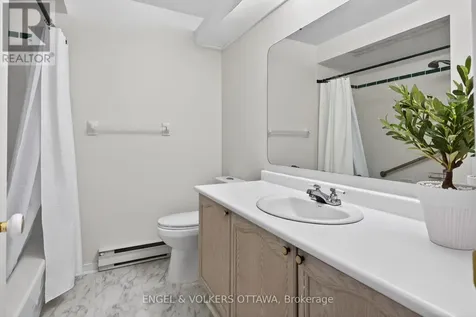 211 Briston Private Ottawa ON K1G 5R5