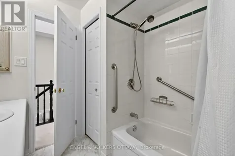 211 Briston Private Ottawa ON K1G 5R5