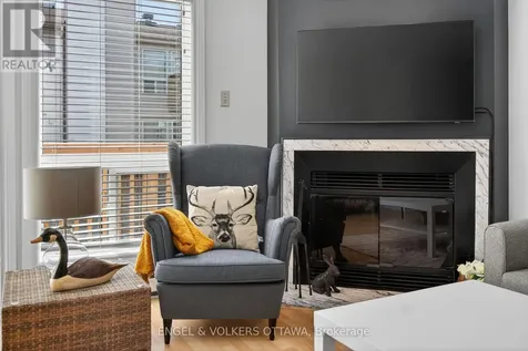 211 Briston Private Ottawa ON K1G 5R5