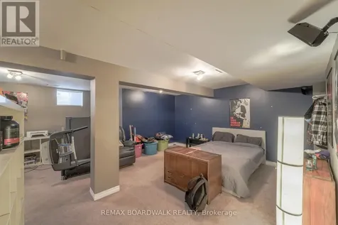 170 Bridlewood Drive Ottawa ON K2M 2M4