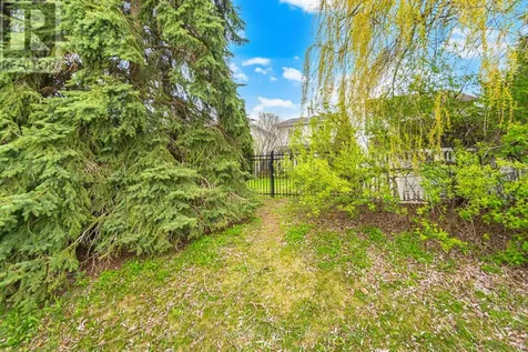 232 Auburn Drive Waterloo ON N2K 3T3