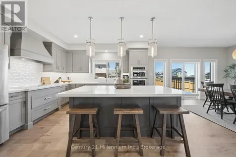 54 Maidens Crescent Collingwood ON L9Y 5M4
