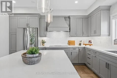 54 Maidens Crescent Collingwood ON L9Y 5M4