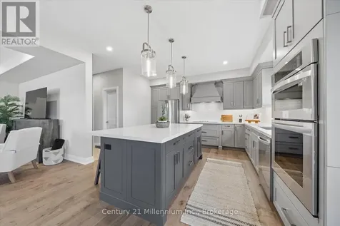 54 Maidens Crescent Collingwood ON L9Y 5M4