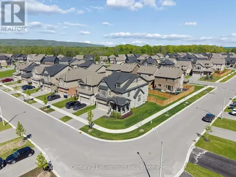 54 Maidens Crescent Collingwood ON L9Y 5M4