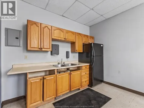 1801 South Cameron Boulevard Windsor ON N9B 3P6