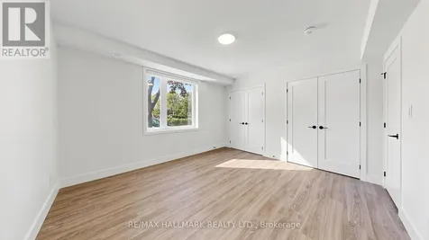 655 O'connor Drive Toronto (east York) ON M4C 3A8