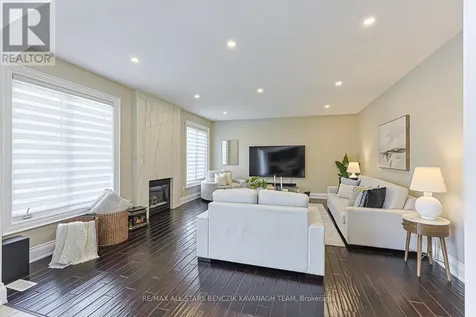 18 Wyndance Way Uxbridge ON L9P 0B8