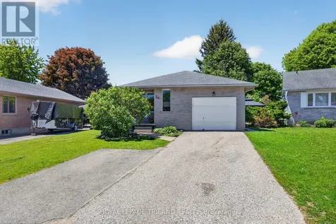 24 Farmington Avenue Aylmer ON N5H 3E4