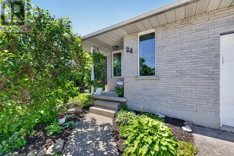 24 Farmington Avenue Aylmer ON N5H 3E4