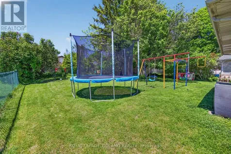 24 Farmington Avenue Aylmer ON N5H 3E4