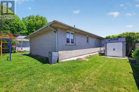 24 Farmington Avenue Aylmer ON N5H 3E4