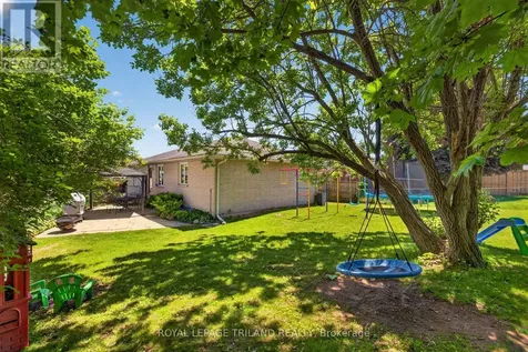 24 Farmington Avenue Aylmer ON N5H 3E4