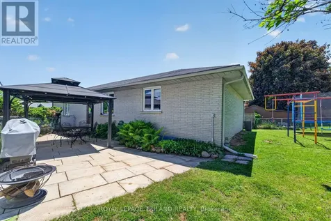 24 Farmington Avenue Aylmer ON N5H 3E4