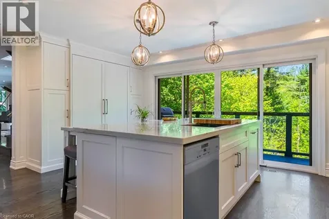 1531 Green Glade Mississauga ON L6J 1B6