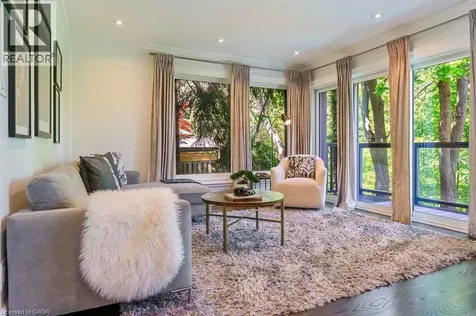 1531 Green Glade Mississauga ON L6J 1B6