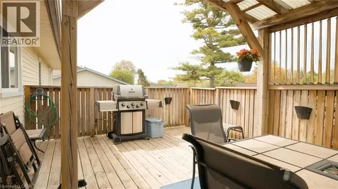 25 Greenock Drive Kitchener ON N2E 2J9