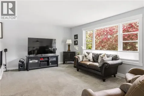 25 Greenock Drive Kitchener ON N2E 2J9