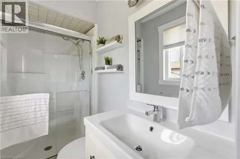 25 Greenock Drive Kitchener ON N2E 2J9