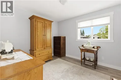 25 Greenock Drive Kitchener ON N2E 2J9