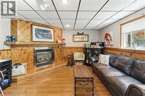 25 Greenock Drive Kitchener ON N2E 2J9