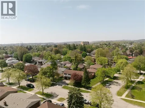 25 Greenock Drive Kitchener ON N2E 2J9