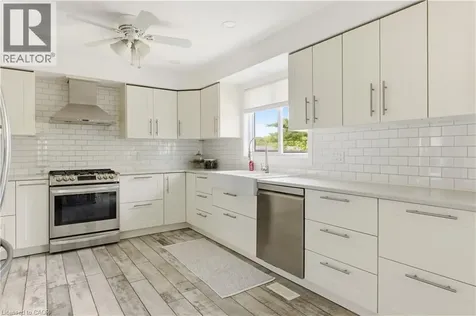 25 Greenock Drive Kitchener ON N2E 2J9