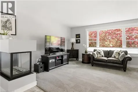 25 Greenock Drive Kitchener ON N2E 2J9