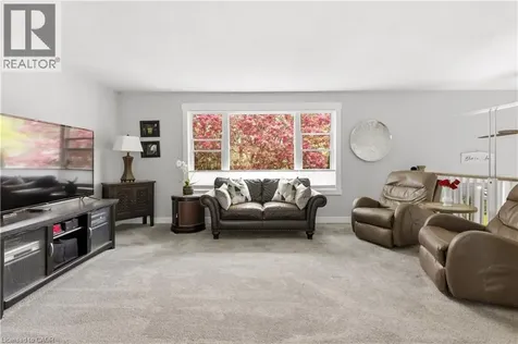 25 Greenock Drive Kitchener ON N2E 2J9