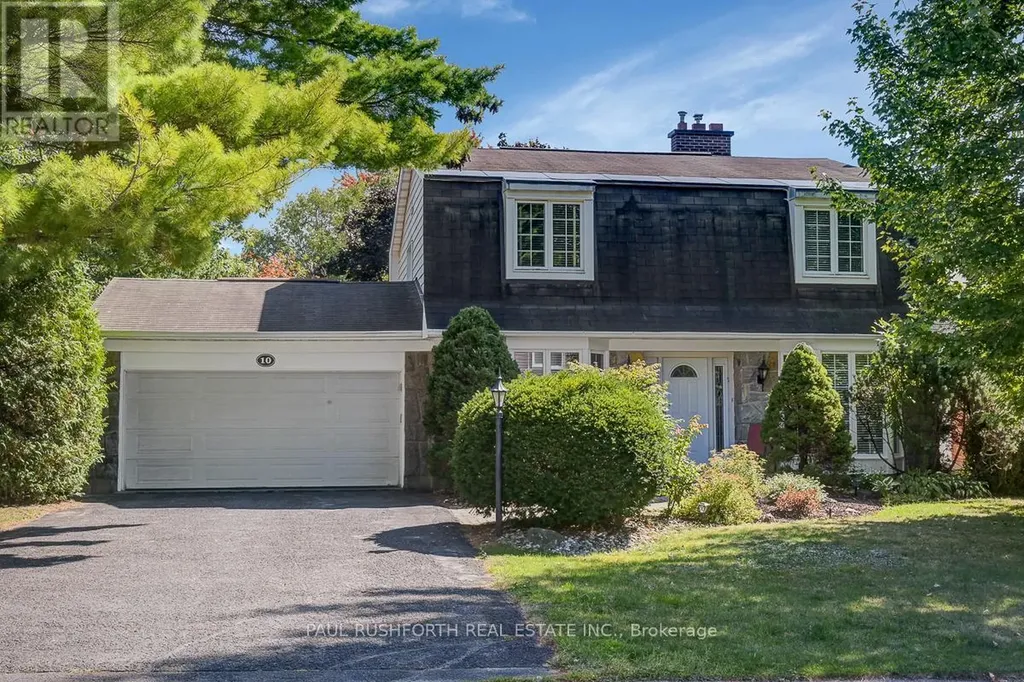 10 Cosburn Avenue Ottawa ON K2H 8A1