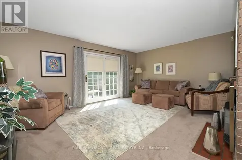 10 Cosburn Avenue Ottawa ON K2H 8A1