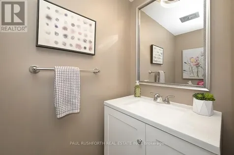 10 Cosburn Avenue Ottawa ON K2H 8A1
