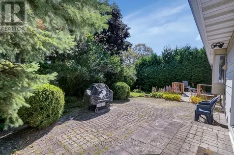 10 Cosburn Avenue Ottawa ON K2H 8A1