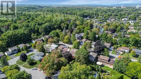 10 Cosburn Avenue Ottawa ON K2H 8A1