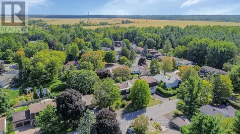 10 Cosburn Avenue Ottawa ON K2H 8A1