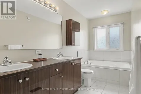 220 Pembina Private Ottawa ON K4M 0G7