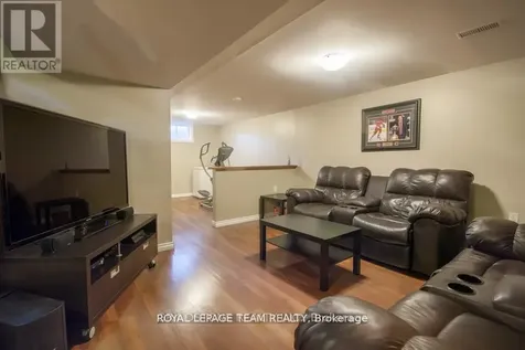 183 Mcelroy Drive Ottawa ON K2L 1X7