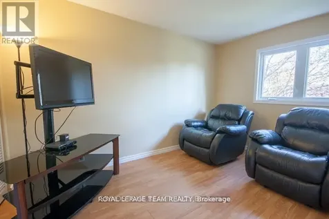 183 Mcelroy Drive Ottawa ON K2L 1X7
